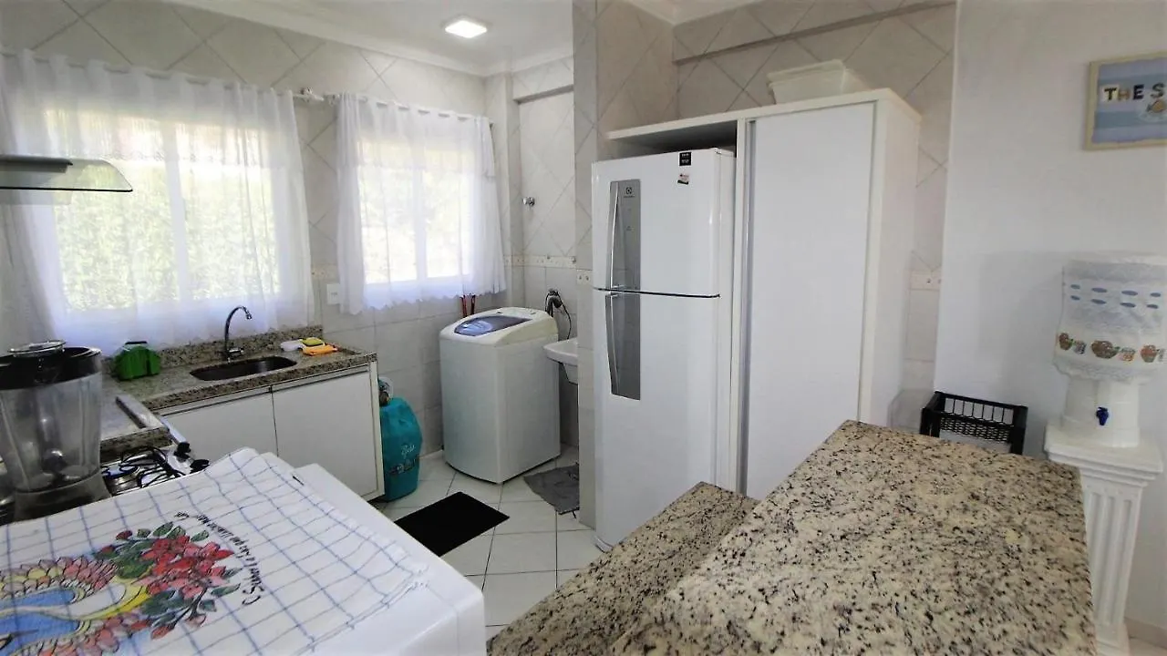 1010 - Residencial Solar Das Bromelias Apto 233 Bombinhas 0*,